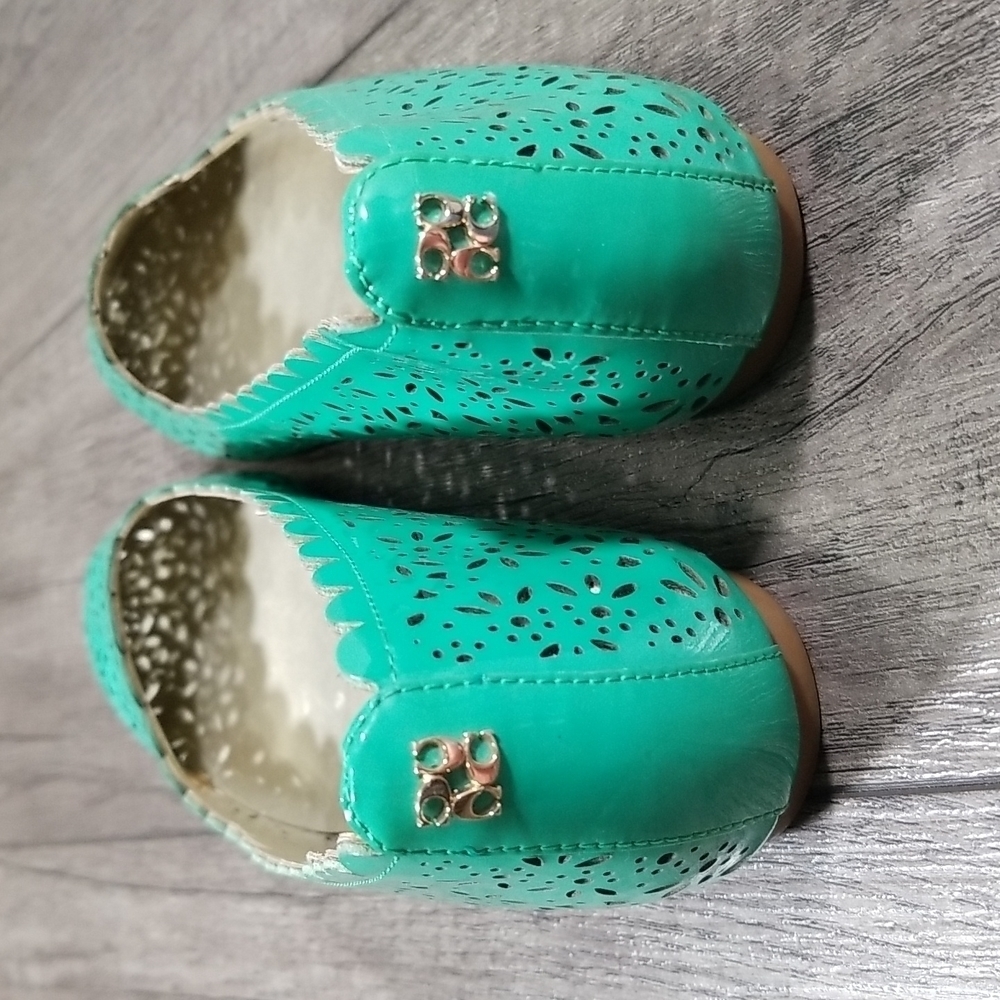 Coach Cutout Pattern Flats - Picture 6 of 8